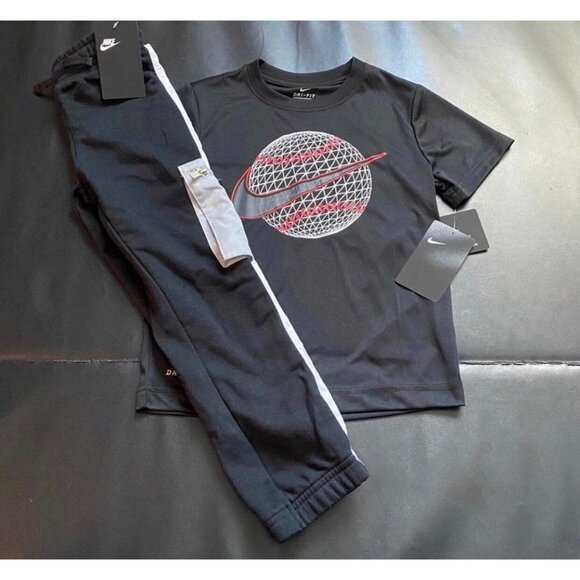 NWT Nike Jogger & Tee Set Boys Size 6